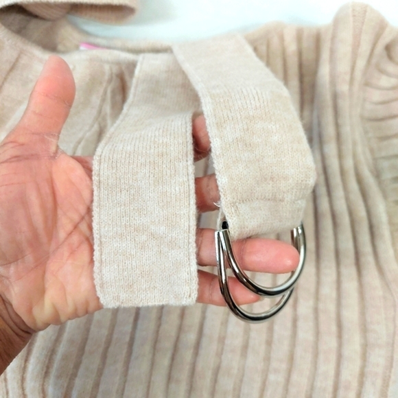 Andree by Unit Multiknit Oat One Shoulder Sweater - Picture 11 of 13